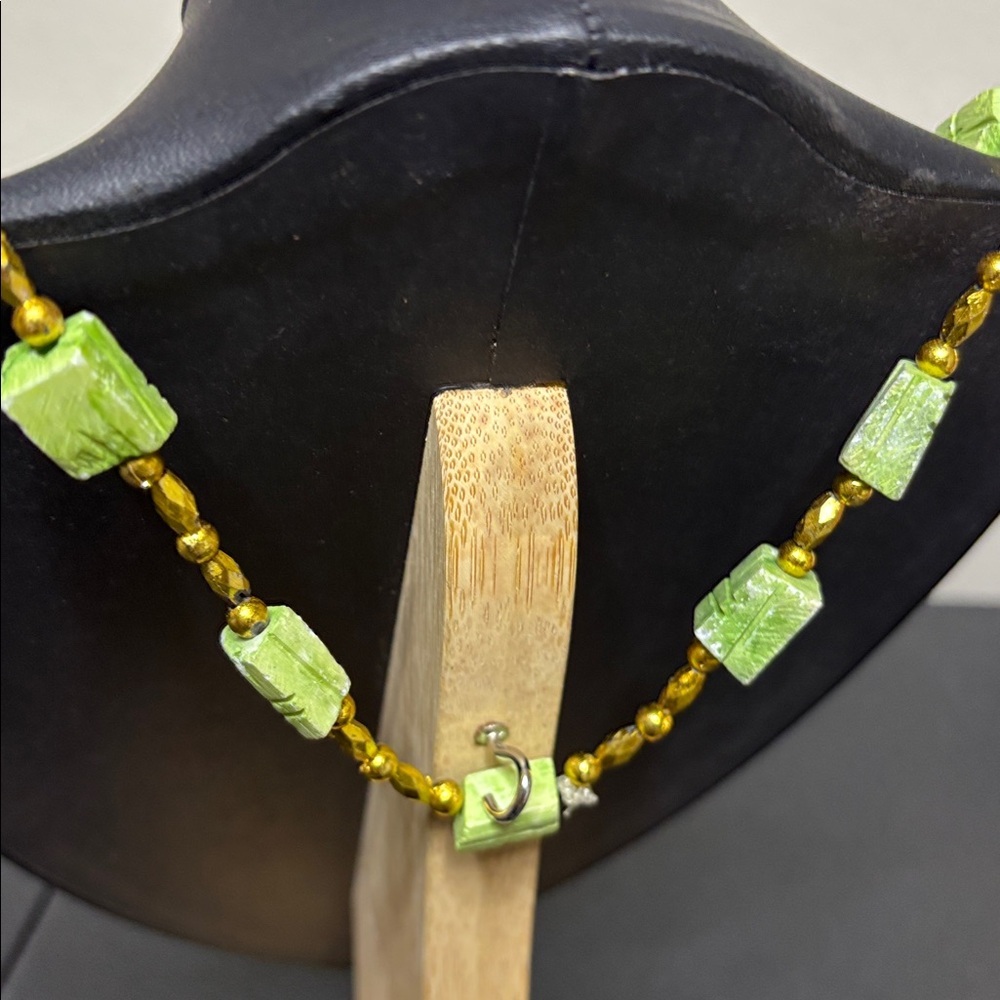 Scarab Rock Beaded Lime Green Gold Necklace - Picture 4 of 7